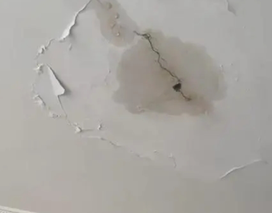 许昌阳台漏水维修公司分享下屋面防水工程质量问题原因分析